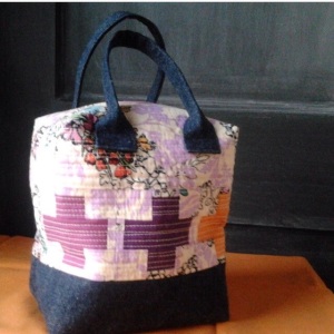 I love the simple way this bag is quilted and have I mentioned that purple is my favourite colour!