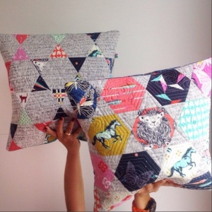 These candy dish pillows (pattern by jaybirdquilts) are just AMAZING! Instagram Source